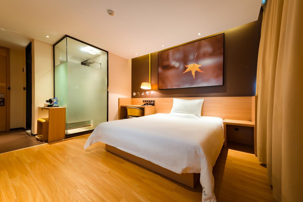 Iu Hotel Shanghai Dongchuan Road Metro Station Kültér fotó