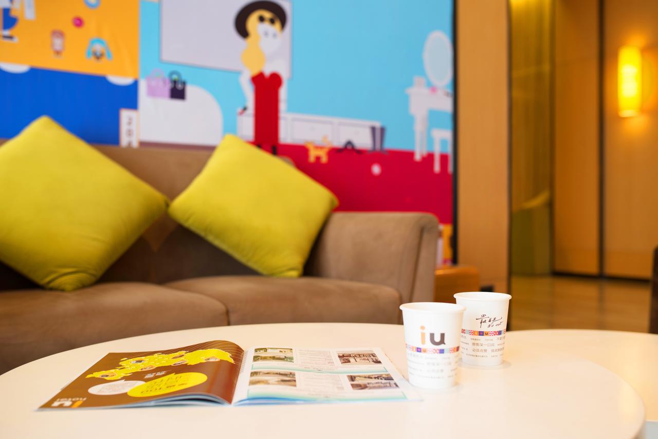 Iu Hotel Shanghai Dongchuan Road Metro Station Kültér fotó