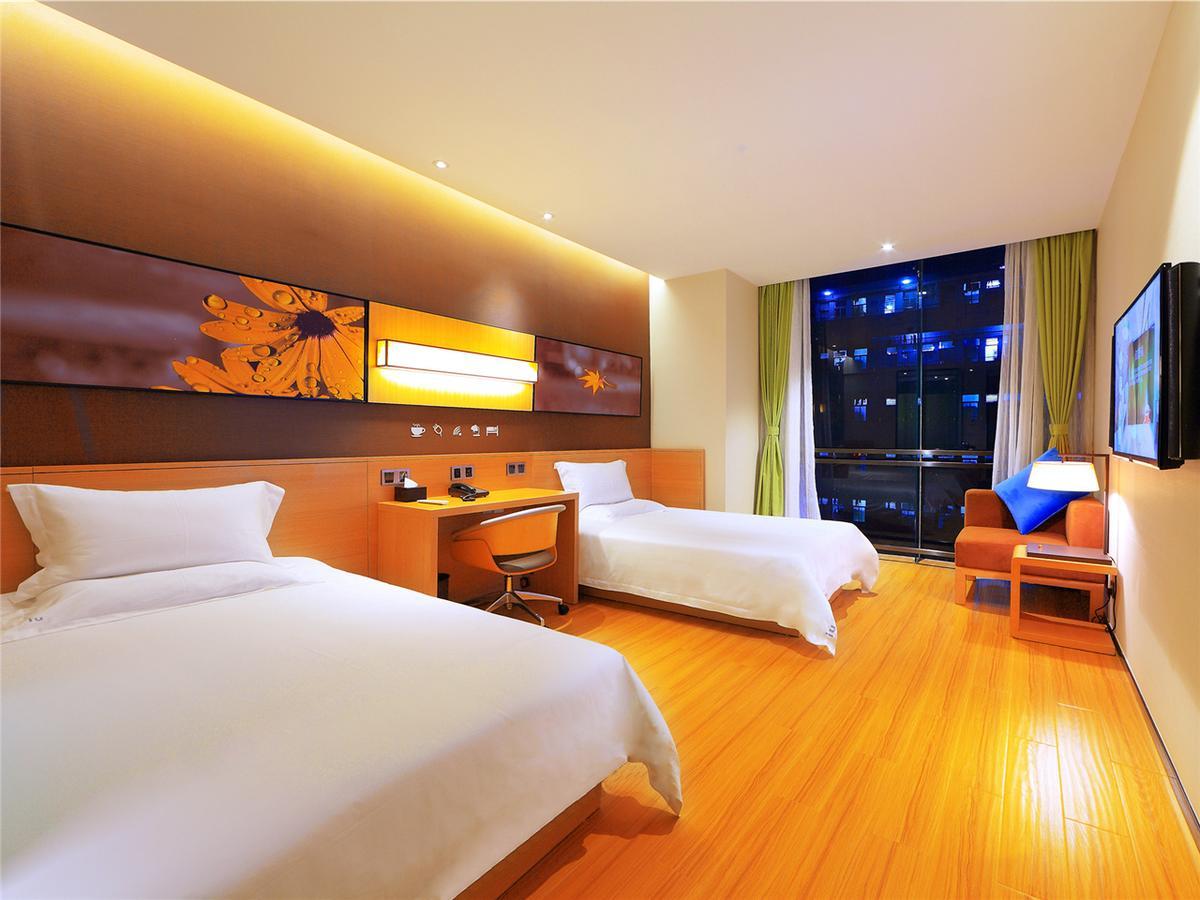 Iu Hotel Shanghai Dongchuan Road Metro Station Kültér fotó